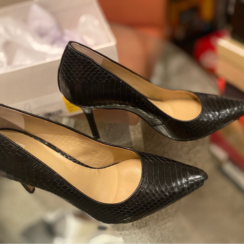 New in box- display.  Norma Ann Taylor pointy heels. Sz 7